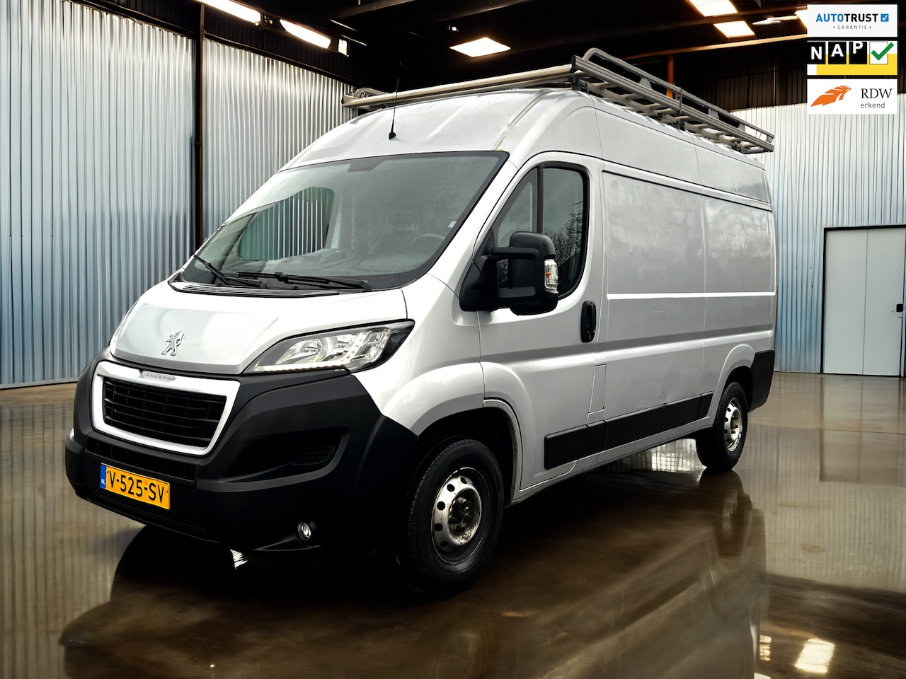 Peugeot Boxer - 330 2.0 BlueHDI L2H2 Premium Pack navi_cam_Trekh_dakdrager - AutoWereld.nl