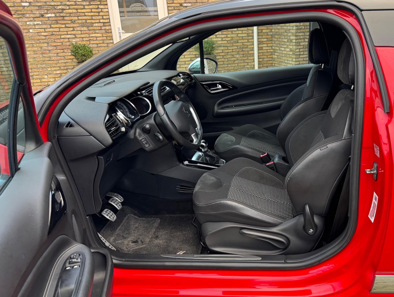 Citroën DS3 - 1.6 e-HDi So Chic van eerste eigenaar nieuwe Distributie riem - AutoWereld.nl