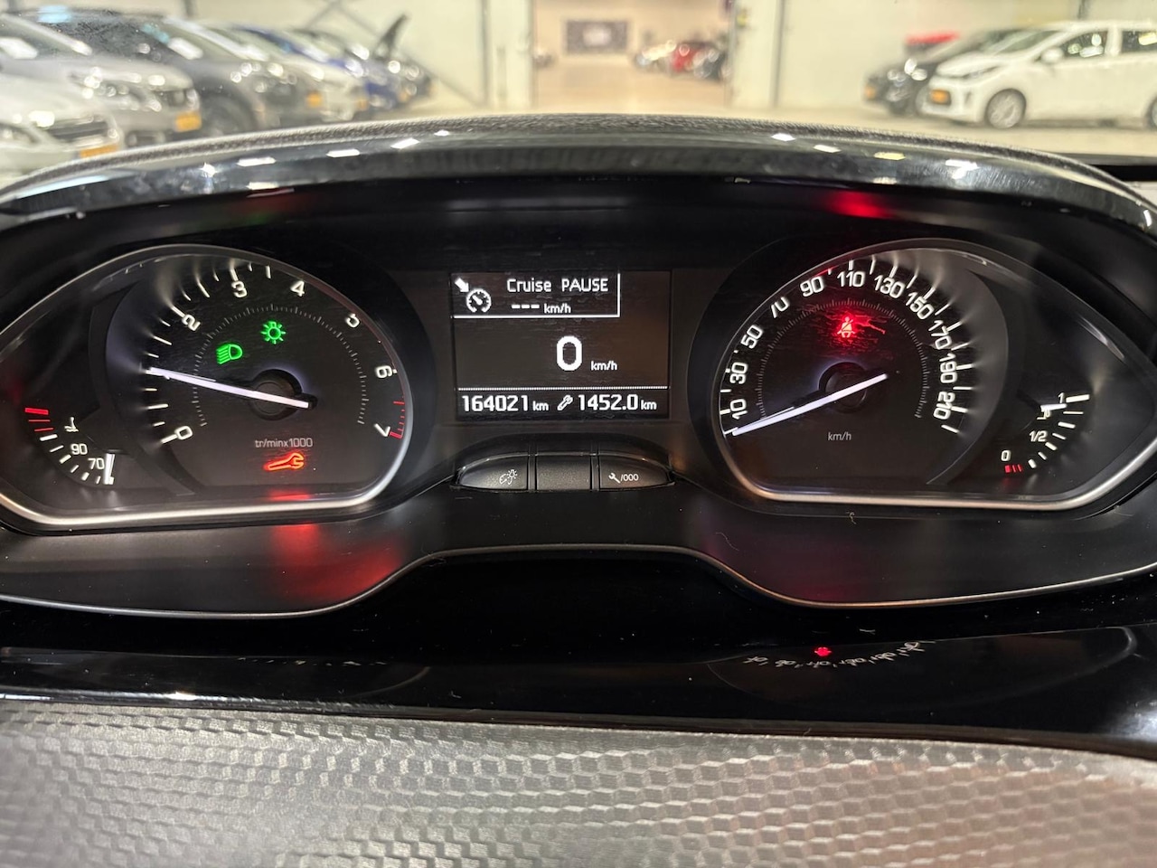 Peugeot 208 - 1.2 83PK PureTech | Allure | Navigatie | Airco | Achteruitrijcamera | *Wordt verwacht* | - AutoWereld.nl