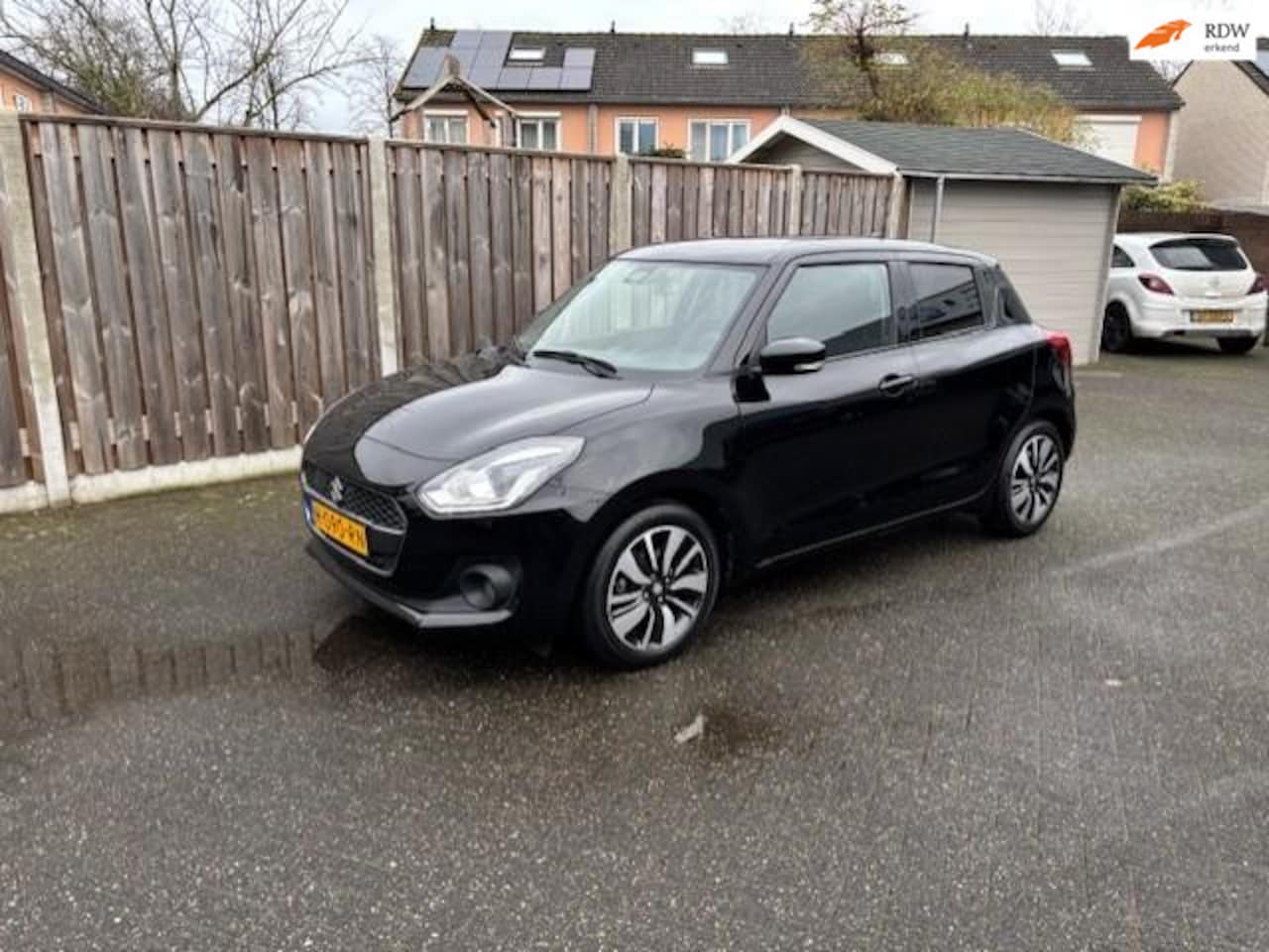 Suzuki Swift - 1.2 Stijl Smart Hybrid keyless navi cruisec. stoel verw.clima - AutoWereld.nl