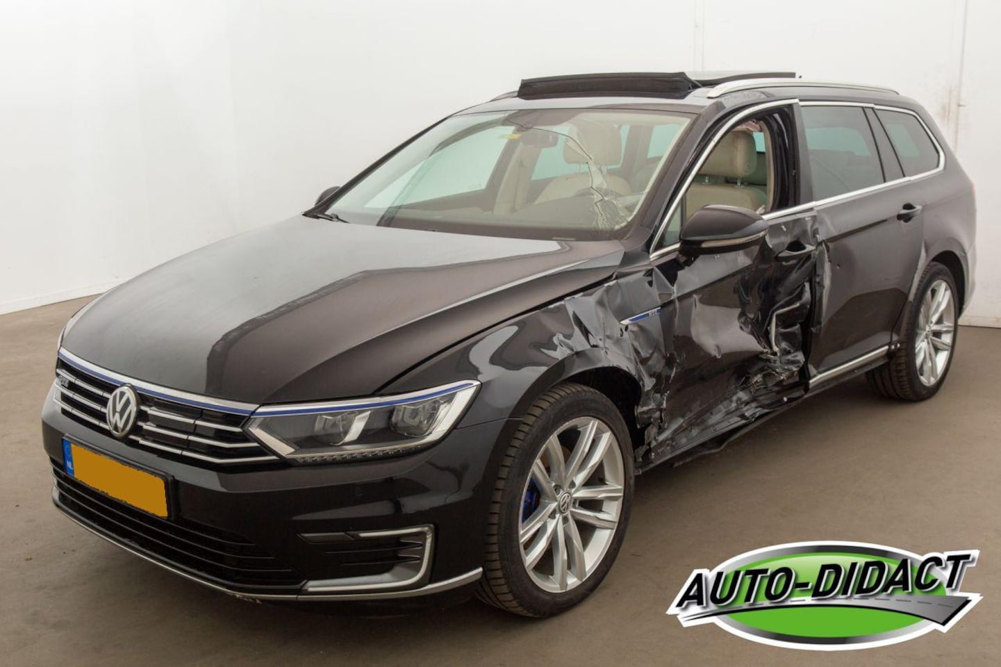 Volkswagen Passat Variant - GTE 1.4 TSI Connected Series Plus - AutoWereld.nl