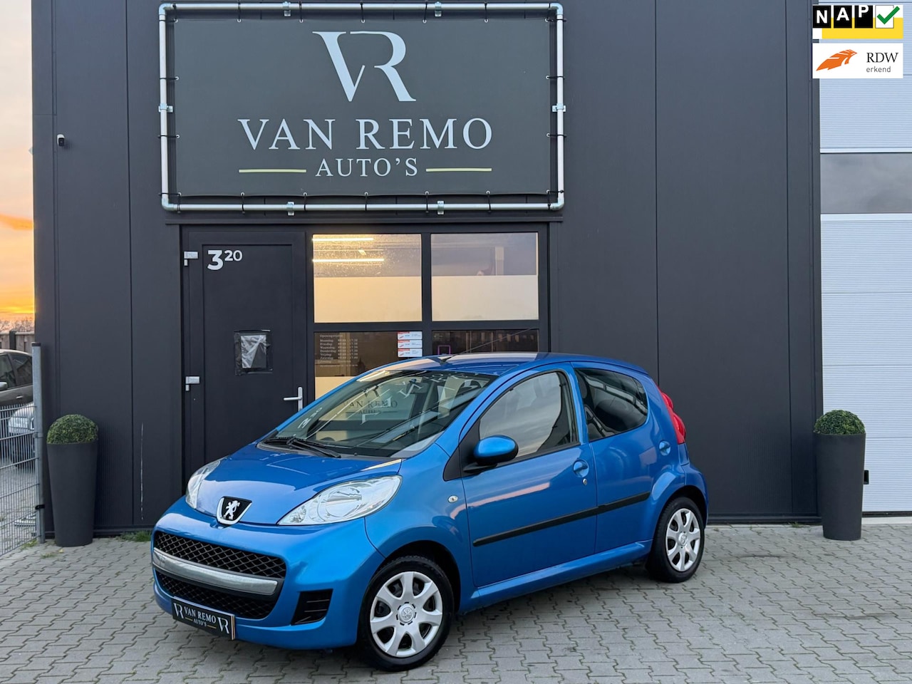 Peugeot 107 - 1.0|Arico|5drs|Orig NL|Nap! - AutoWereld.nl
