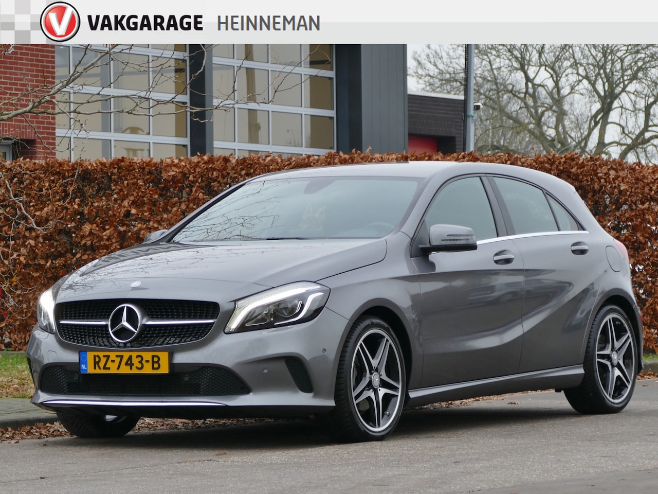 Mercedes-Benz A-klasse - 180 AMG-Line | LED koplampen | all-season-banden - AutoWereld.nl