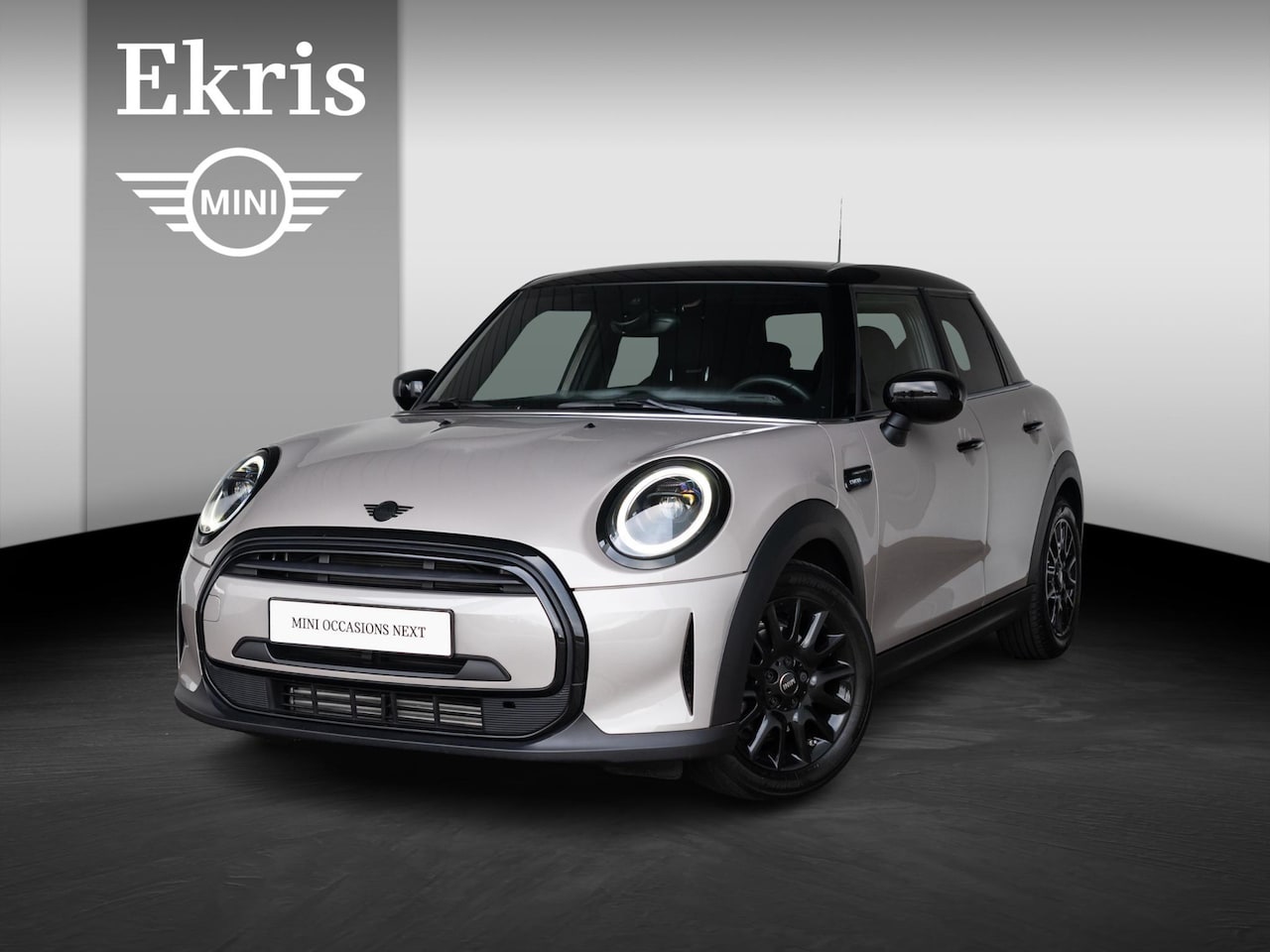 MINI Cooper - 5-deurs Aut. Classic + Camden Premium Go + Blackline pakket - AutoWereld.nl