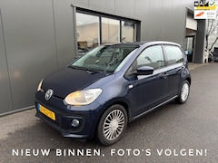 Volkswagen Up! - 1.0 high up / Airco / Parkeersensoren achter
