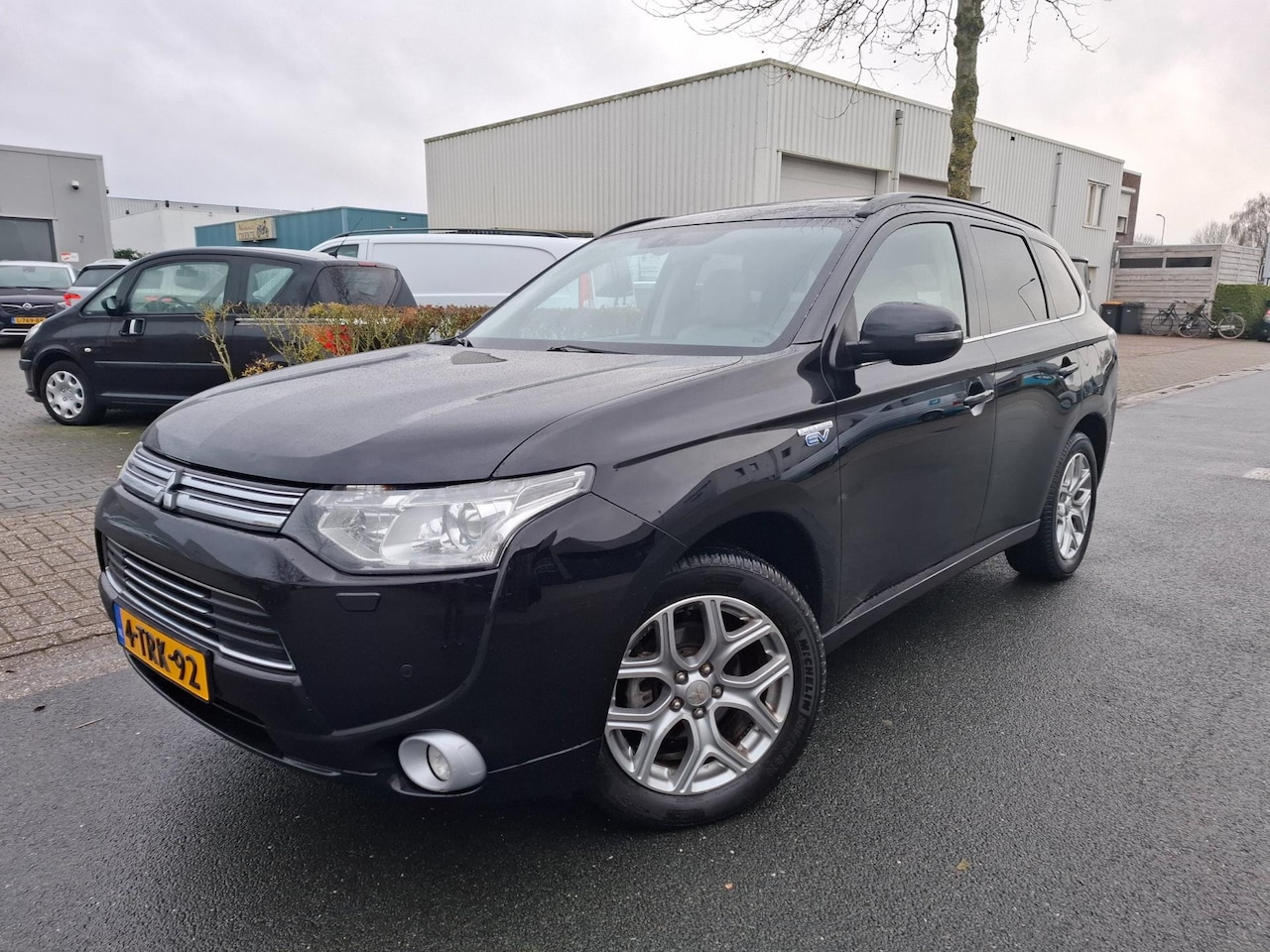 Mitsubishi Outlander - 2.0 PHEV instyle CLIMA/CRUISE/LEDER/NAVI/CAMERA! - AutoWereld.nl
