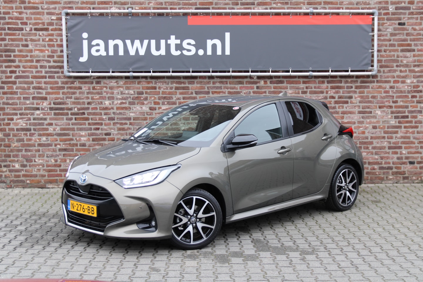 Toyota Yaris - 1.5 Hybrid Executive + trekhaak - AutoWereld.nl