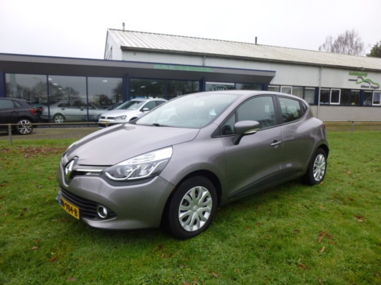 Renault Clio - 1.2 NIGHT en DAY / Garantie/ NAV / Airco/ - AutoWereld.nl