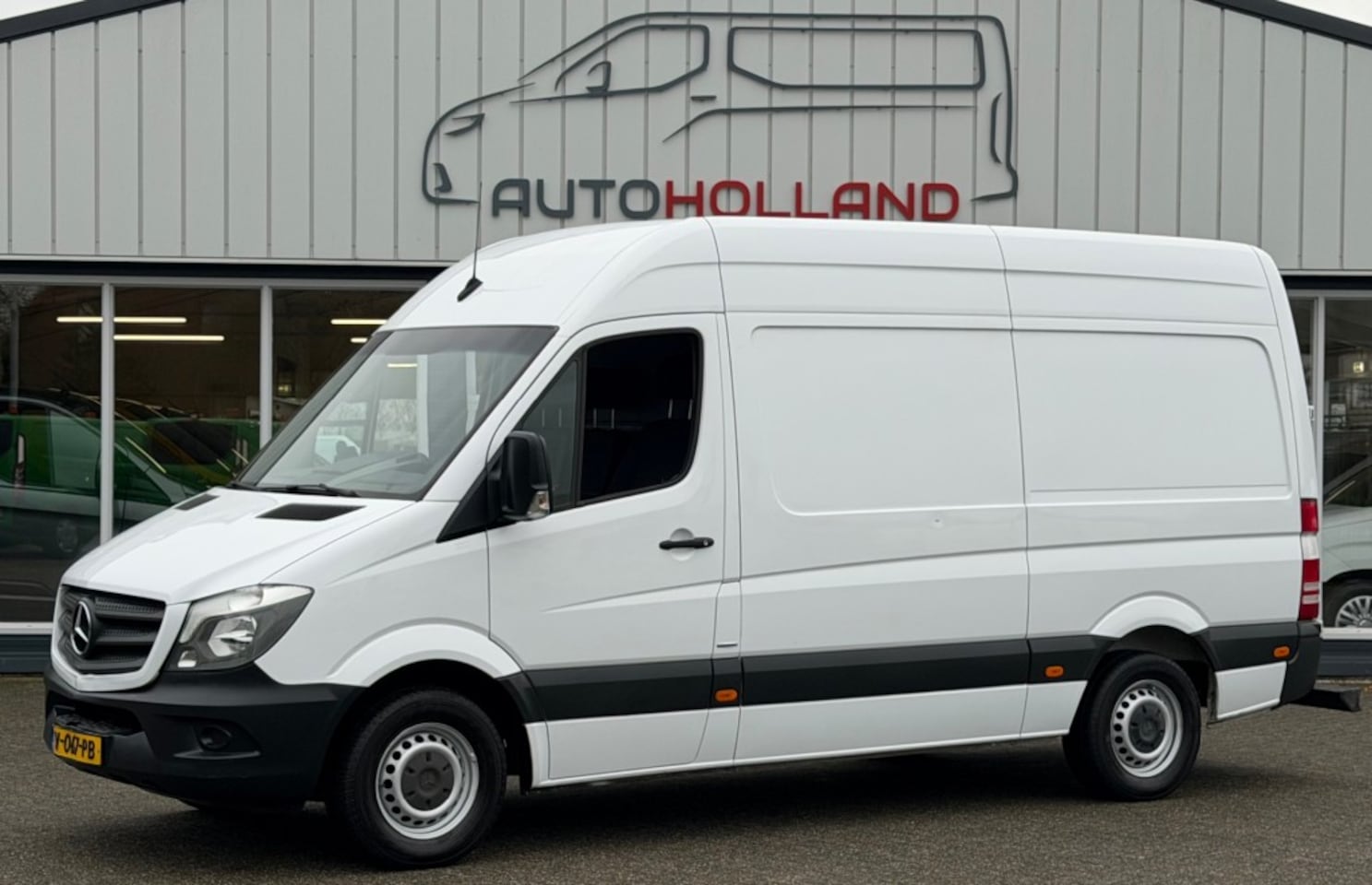 Mercedes-Benz Sprinter - 211 CDI 84KW 115PK L2H2 EURO 6 AUTOMAAT AIRCO/ NAVIGATIE/ TREKHAAK/ 100% DEALERONDERHOUDEN - AutoWereld.nl