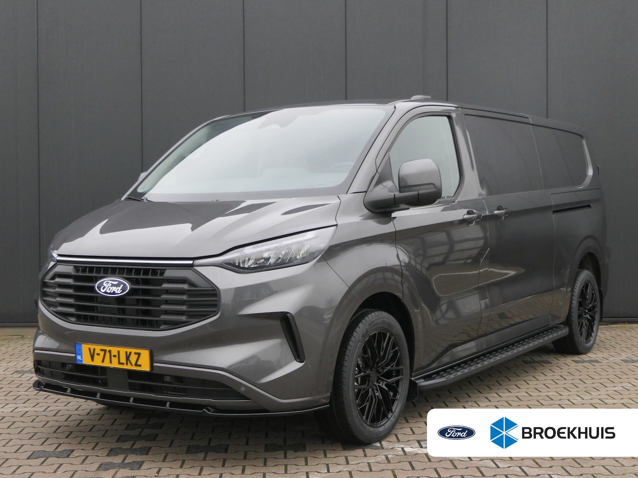 Ford Transit Custom - 320 2.0 TDCI 170pk Automaat L2H1 Black Edition | 2x Schuifdeur |  Adaptive Cruise | BLIS | - AutoWereld.nl