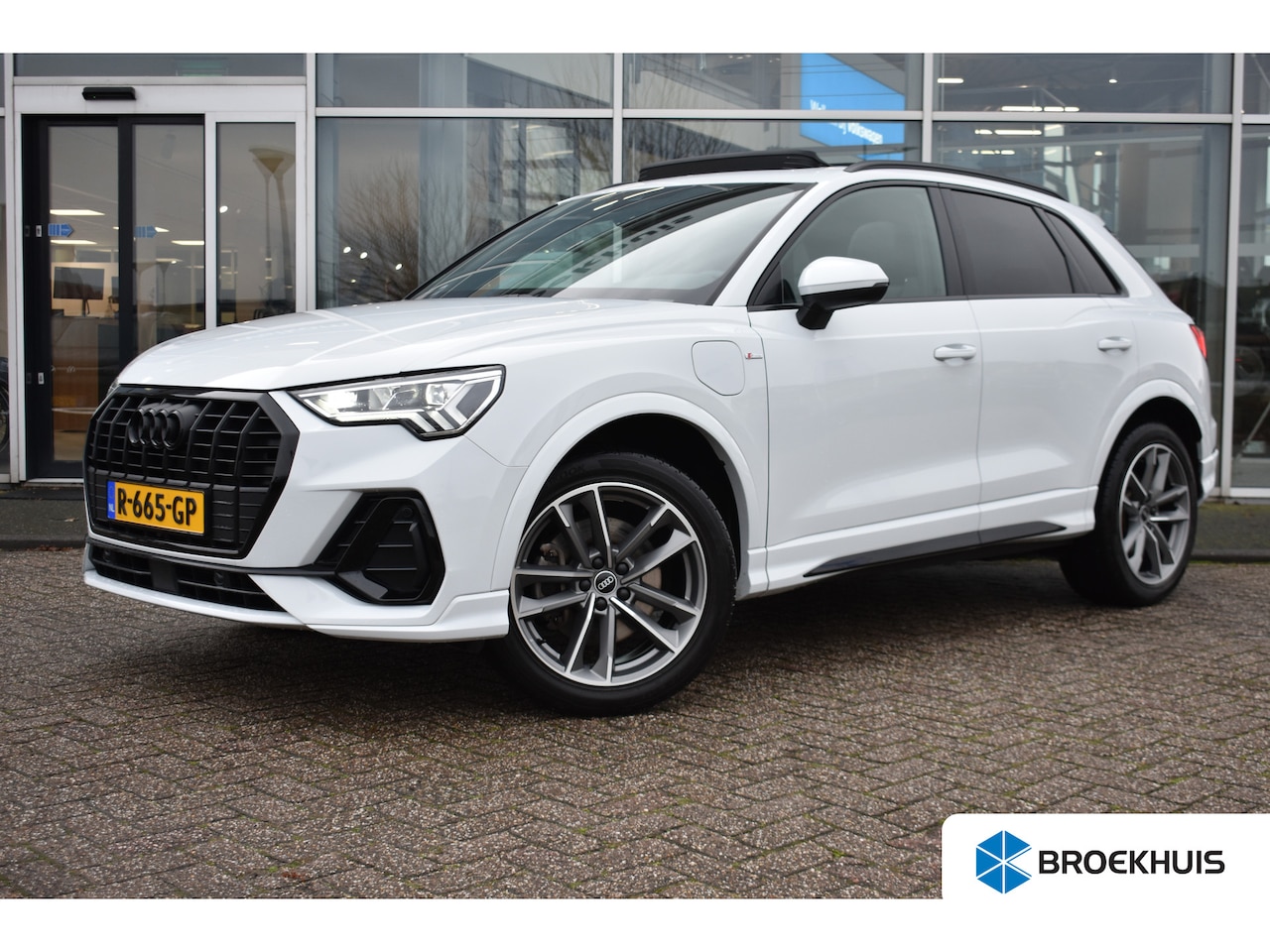 Audi Q3 - 45 TFSI e 1.4 eHybrid 245pk Phev S Edition | TREKHAAK | PANORAMA DAK | STOELVERW. | NAVIGA - AutoWereld.nl