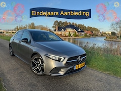 Mercedes-Benz A-klasse - 200 AMG Pakket / Pano / Sfeerverlichting / NL Auto