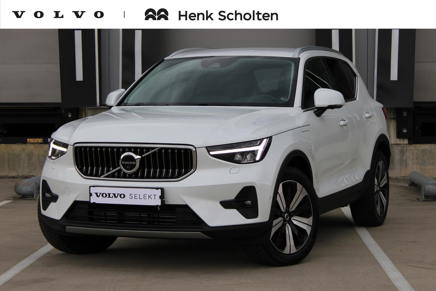 Volvo XC40 - T4 Recharge Inscription | Premium audio by Harman Kardon | Trekhaak | Verwarmde voorstoele - AutoWereld.nl