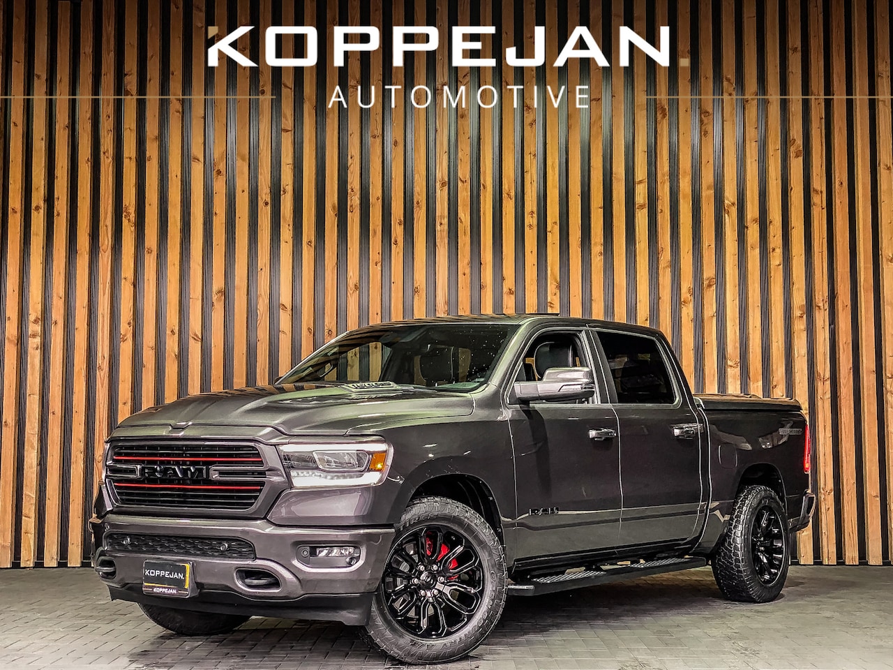 Dodge Ram 1500 - 5.7 V8 402PK 4x4 Crew Cab Laramie | PANORAMADAK | BIG SCREEN | STOELVENTILATIE | STUURVERW - AutoWereld.nl