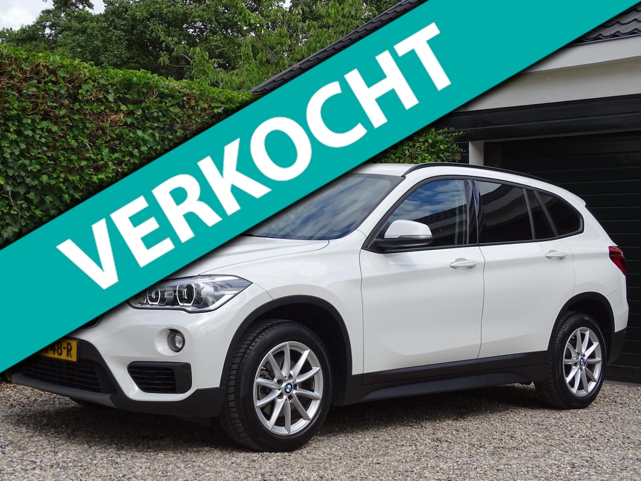 BMW X1 - SDrive18i Executive | Automaat | LED | Navigatie | Dealeronderhouden - AutoWereld.nl