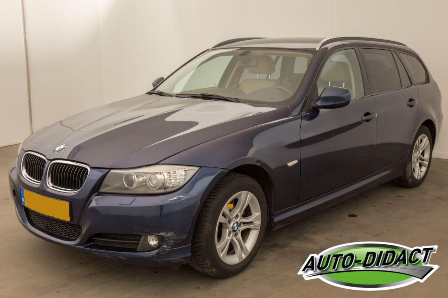 BMW 3-serie Touring - 320i Automaat Clima Leder Business Line - AutoWereld.nl