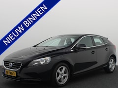Volvo V40 - 1.6 T4 180PK Momentum AUTOMAAT / TREKHAAK / D-RIEM VV / NAVI / CLIMA / PDC / CAMERA / NAVI