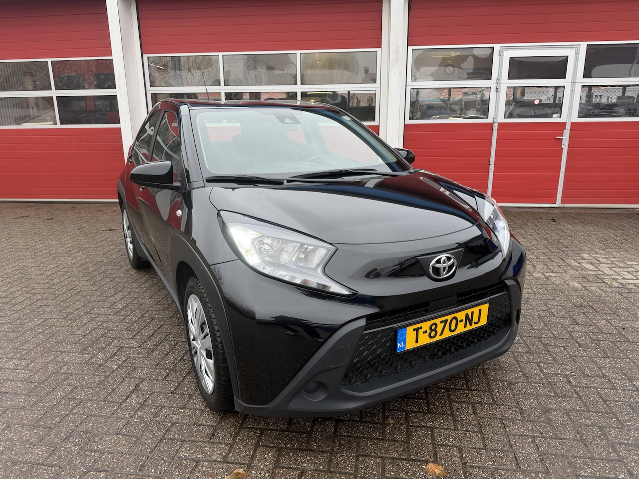 Toyota Aygo X - 1.0 VVT-i 73 PK | MT Play | Airco | Cruise control | Multimedia systeem | 51.297 km | - AutoWereld.nl