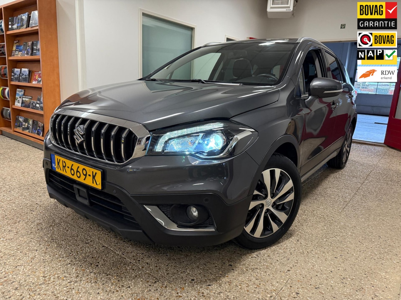Suzuki S-Cross - 1.0 Boosterjet High Executive | Panorama-dak| Navi| Leder| Carplay - AutoWereld.nl