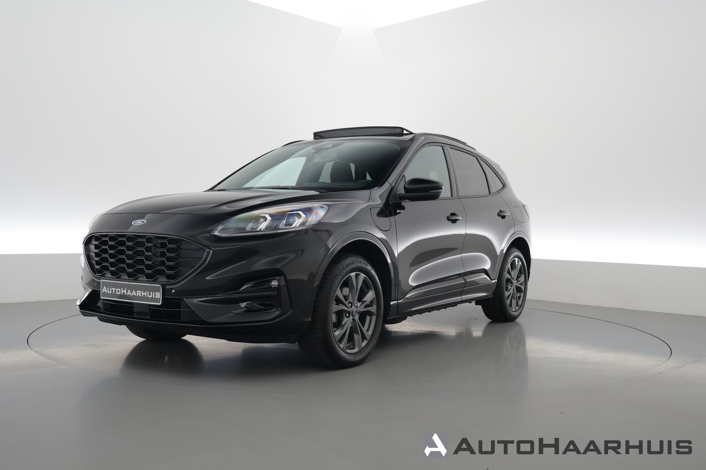 Ford Kuga - 2.5 PHEV ST-Line | Pano | Trekhaak | HUD | Stoel- Stuurverw. | CarPlay | Camera - AutoWereld.nl