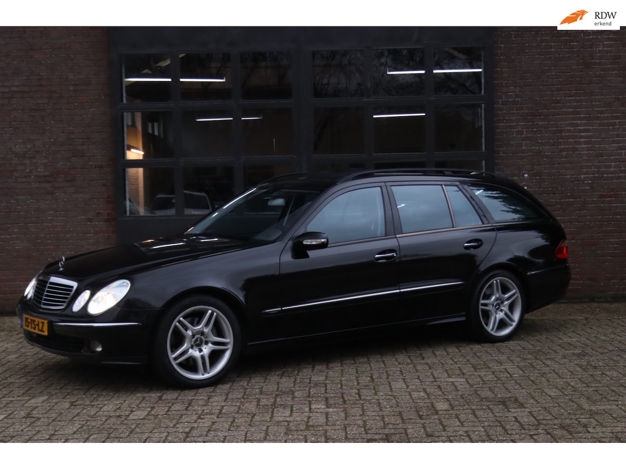 Mercedes-Benz E-klasse Combi - 500 AMG-Style Pano-PDC-CC-AUT - AutoWereld.nl