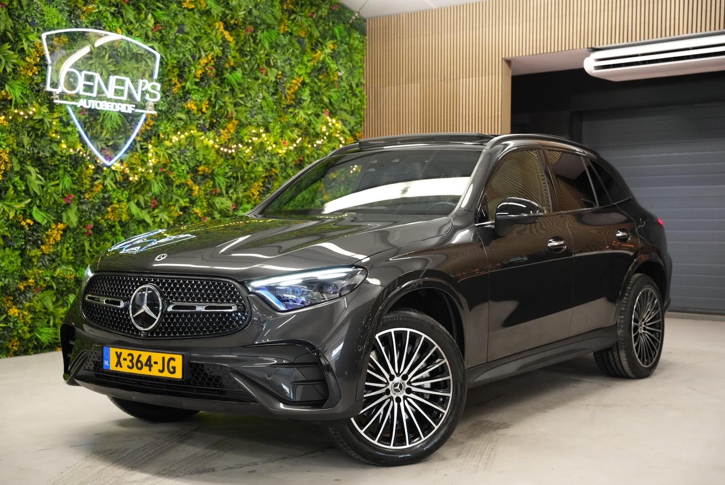 Mercedes-Benz GLC-klasse - 400e 4MATIC AMG Line / Pano / Burmester / 360 - AutoWereld.nl
