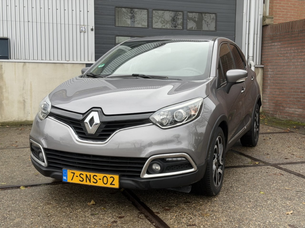Renault Captur - 1.2 TCe Dynamique NAVI KEYLESS PARK SENSOREN CRUISE CAMERA LMV C - AutoWereld.nl