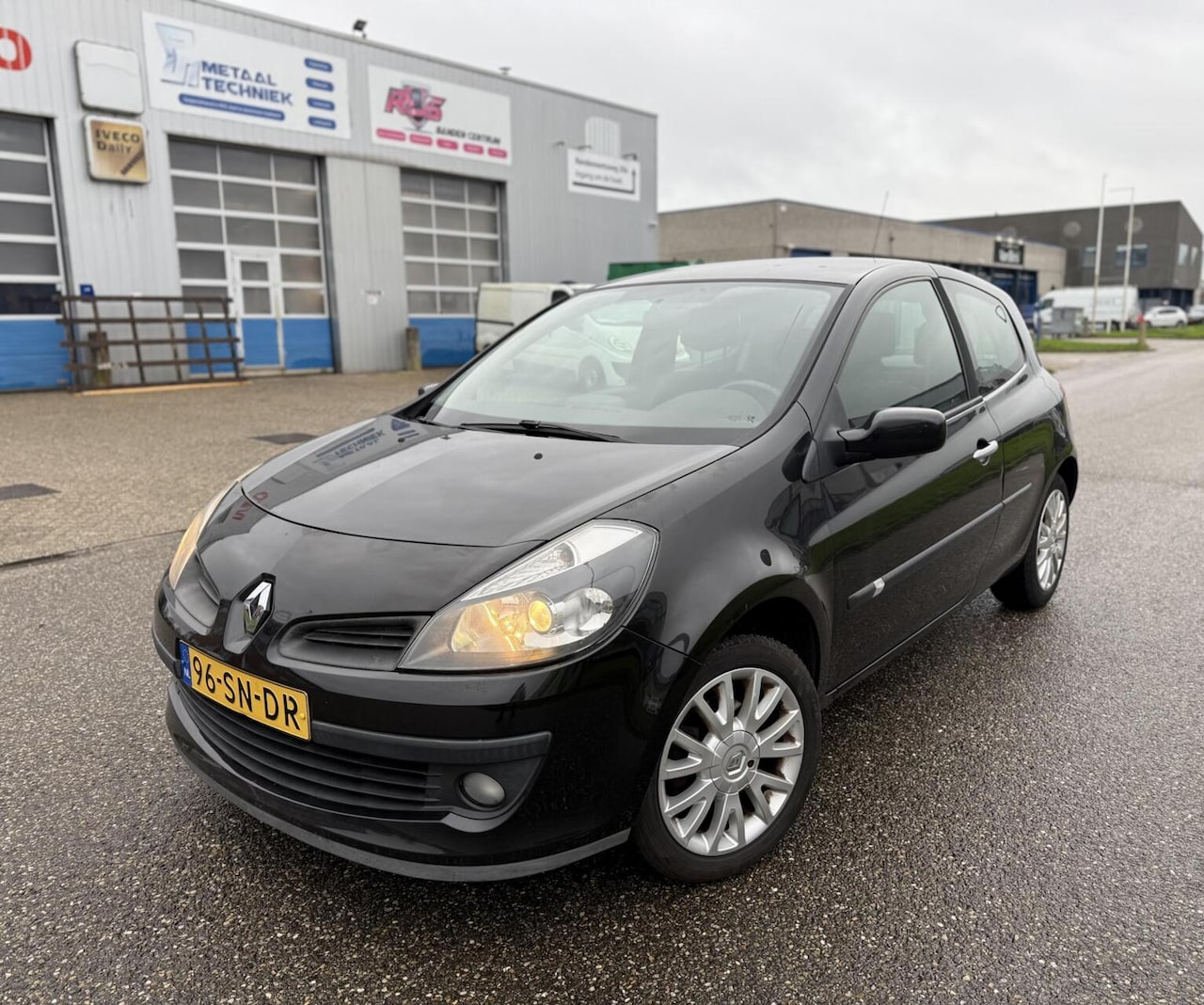 Renault Clio - 1.6-16V 3-DRS Airco Trekhaak Elektrische pakket - AutoWereld.nl
