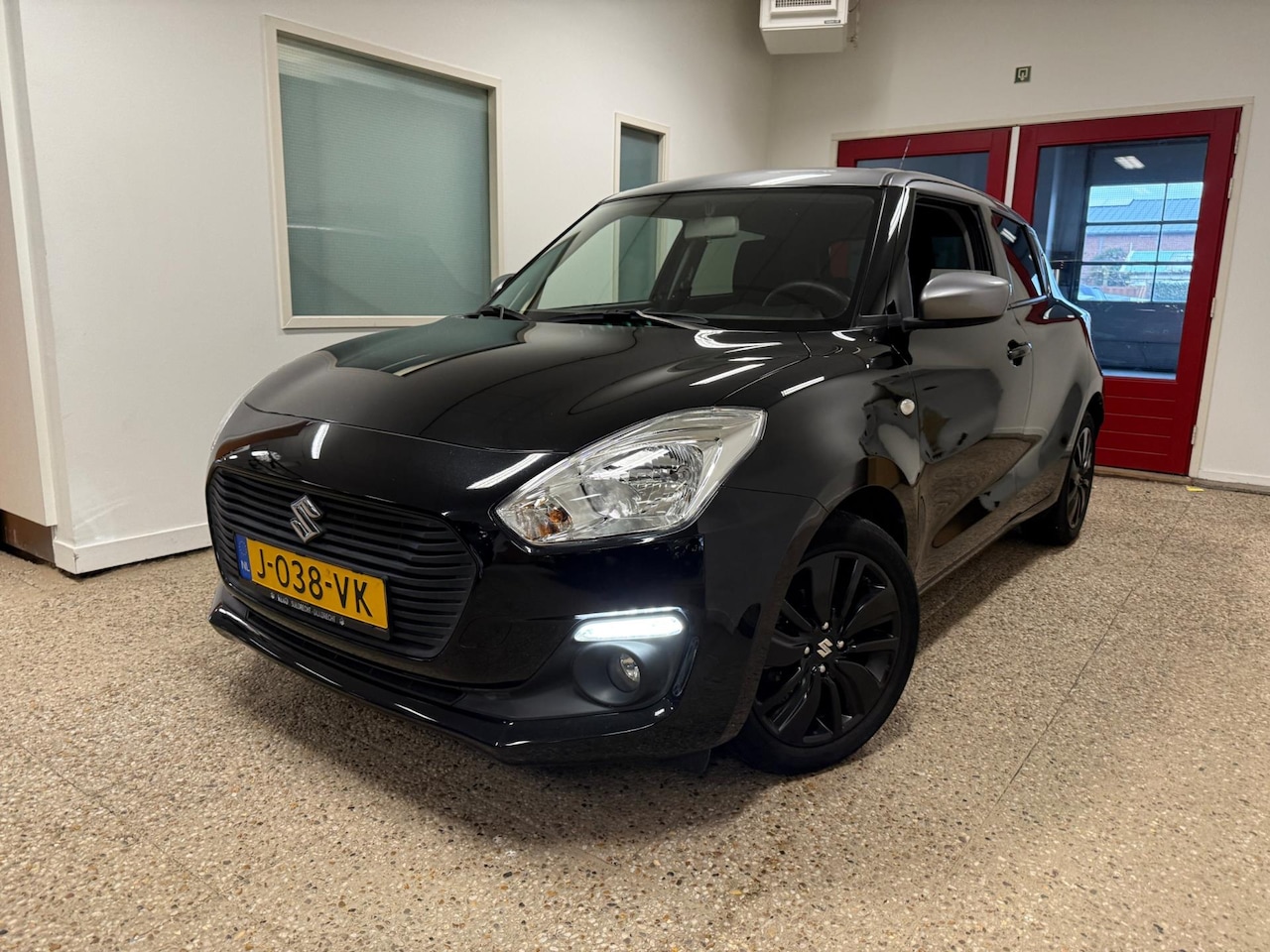 Suzuki Swift - 1.2 Select Smart Hybrid Navi |All Season |NL | Carplay - AutoWereld.nl
