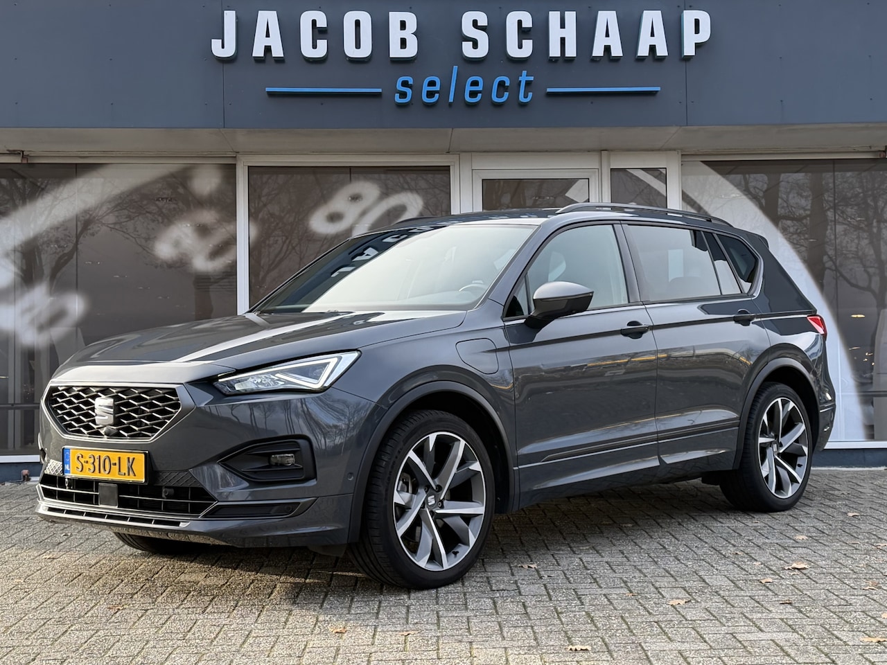 SEAT Tarraco - 1.4 TSI e-Hybrid PHEV FR / 20"LM / 360 camera's / Trekhaak (1800kg)  / Keyless / Navi / Ca - AutoWereld.nl