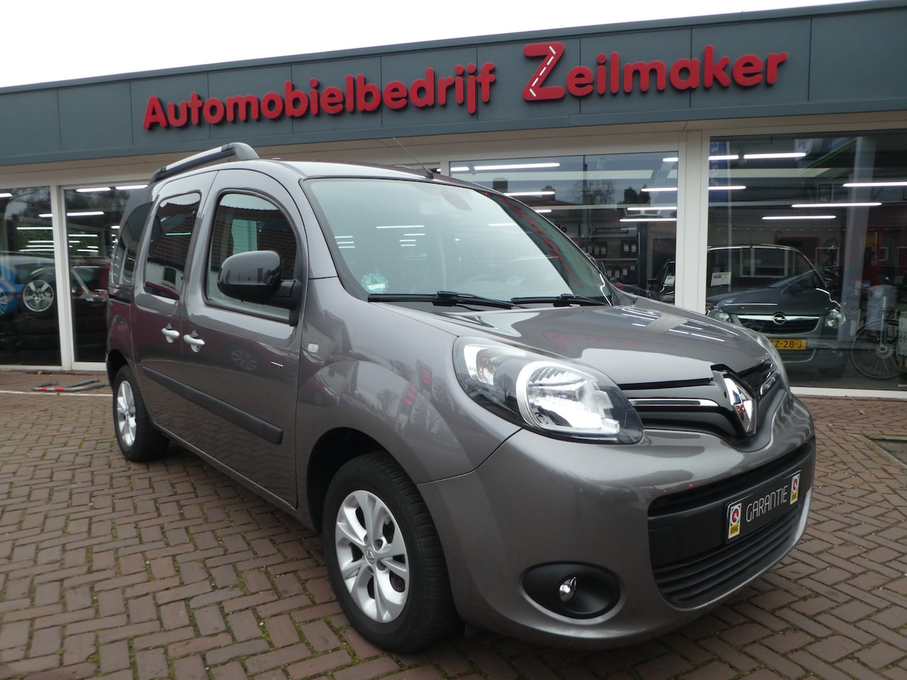 Renault Kangoo Family - 1.2 TCe Limited Start&Stop Clima, Lm Velgen, PDC achter, Dakraling - AutoWereld.nl