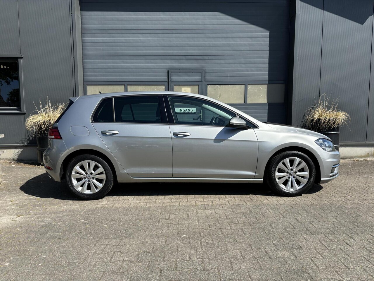 Volkswagen Golf - 1.5 TSI Comfortline Airco/ Adaptieve Cruise Control/ Achteruitrijcamera