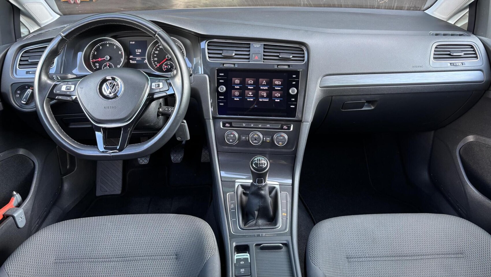 Volkswagen Golf - 1.5 TSI Comfortline Airco/ Adaptieve Cruise Control/ Achteruitrijcamera