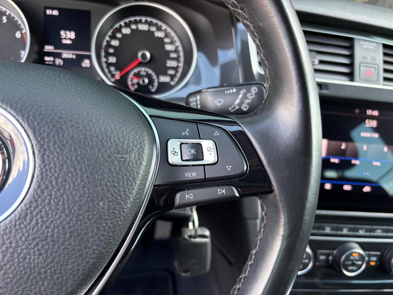 Volkswagen Golf - 1.5 TSI Comfortline Airco/ Adaptieve Cruise Control/ Achteruitrijcamera