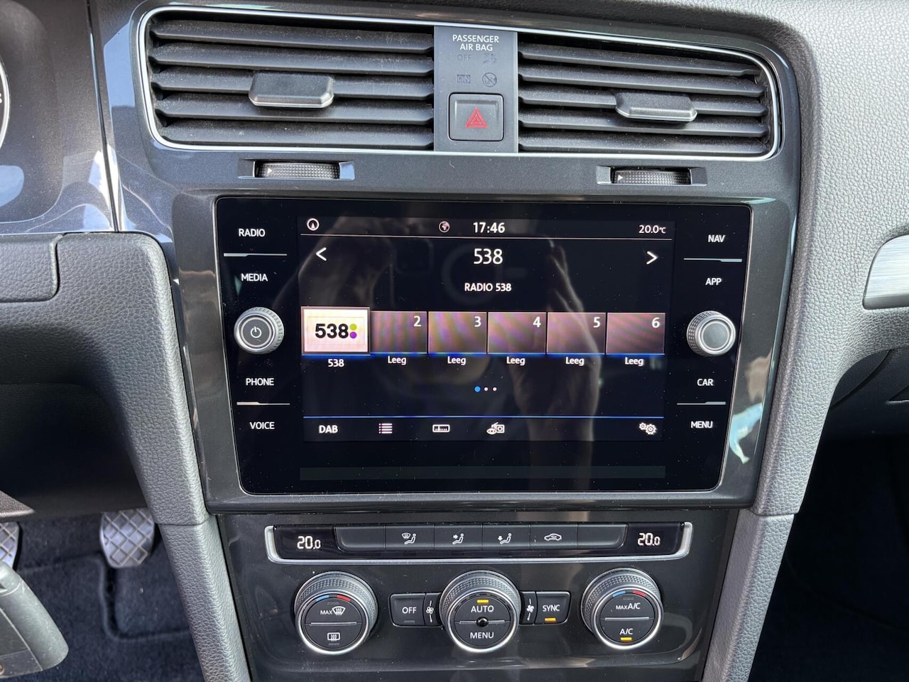 Volkswagen Golf - 1.5 TSI Comfortline Airco/ Adaptieve Cruise Control/ Achteruitrijcamera