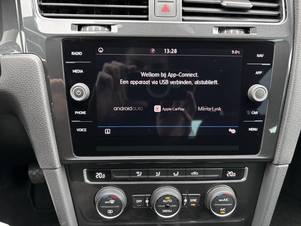 Volkswagen Golf - 1.5 TSI Comfortline Airco/ Adaptieve Cruise Control/ Achteruitrijcamera