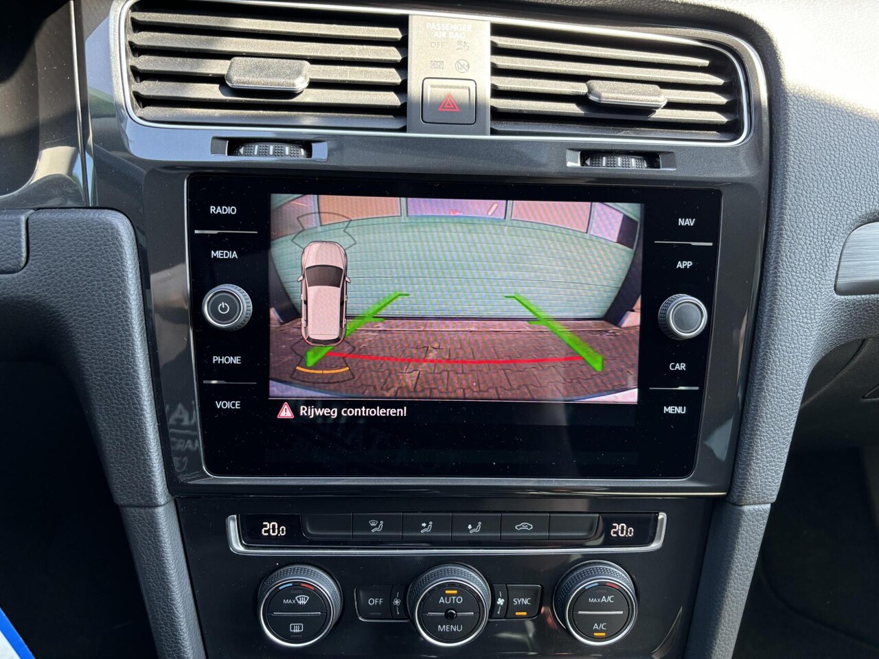 Volkswagen Golf - 1.5 TSI Comfortline Airco/ Adaptieve Cruise Control/ Achteruitrijcamera