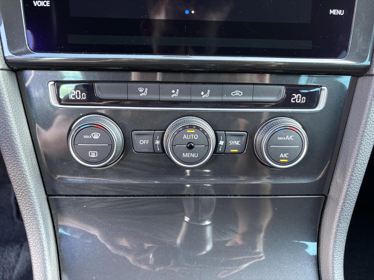 Volkswagen Golf - 1.5 TSI Comfortline Airco/ Adaptieve Cruise Control/ Achteruitrijcamera