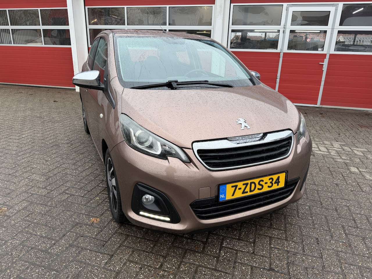 Peugeot 108 - 1.0 e-VTi 68 PK | Blue Lease | Airco | 5-drs | Lichtmetalen velgen | Uniek: Trekhaak | - AutoWereld.nl