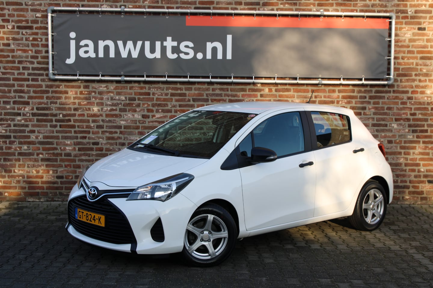 Toyota Yaris - 1.0 VVT-i Now 1.0 VVT-i Now - AutoWereld.nl