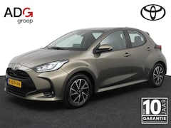 Toyota Yaris - 1.5 VVT-i Dynamic | Trekhaak | Navigatie | Keyless start en entry|