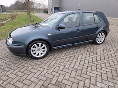 Volkswagen Golf - 1.6-16V