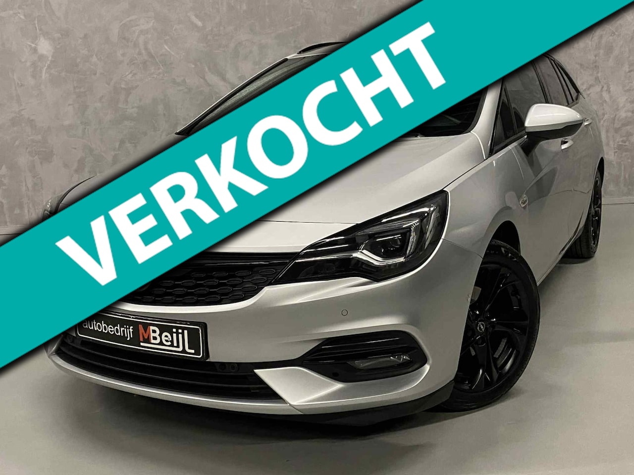 Opel Astra Sports Tourer - 1.2 Ultimate /Camera /Stoelverwarming /Trekhaak - AutoWereld.nl