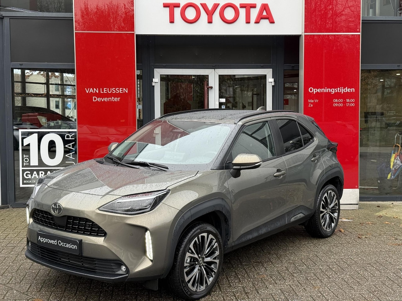 Toyota Yaris Cross - 1.5 Hybrid 130 Executive STOELVERW BLIND-SPOT ELEK-ACHTERKLEP PARK-SENSOREN LM-VELGEN APPL - AutoWereld.nl