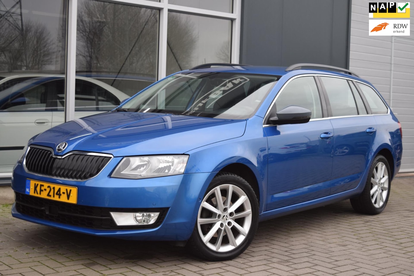 Skoda Octavia Combi - 1.4 TSI Greentech Ambition Business | Automaat | Clima | APK 8-2026 - AutoWereld.nl