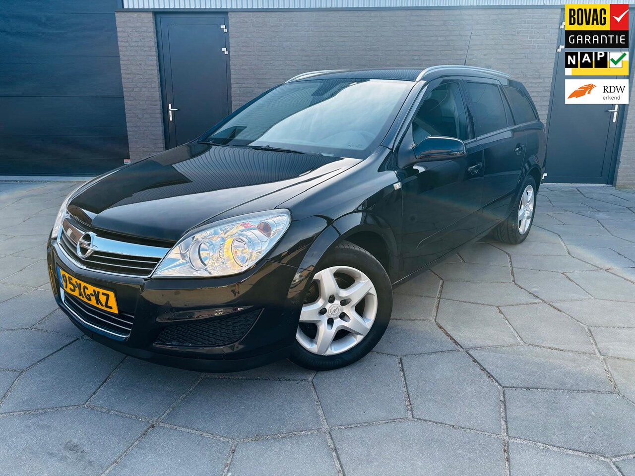 Opel Astra Wagon - 1.8 Essentia \ AIRCO|Station|Dakrails |centrale vergrendeling|nette frisse gezinsauto| - AutoWereld.nl