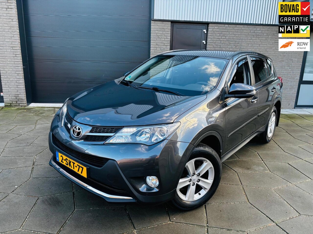 Toyota RAV4 - 2.0 Dynamic 4WD |4X4 |AUTOMAAT|Airco| grote wielen| TREKHAAK| - AutoWereld.nl