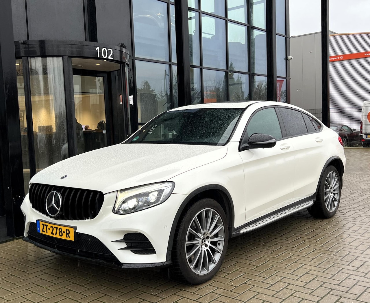 Mercedes-Benz GLC-klasse Coupé - 300 4matic AMG Luchtvering, Distronic, Schuifdak - AutoWereld.nl
