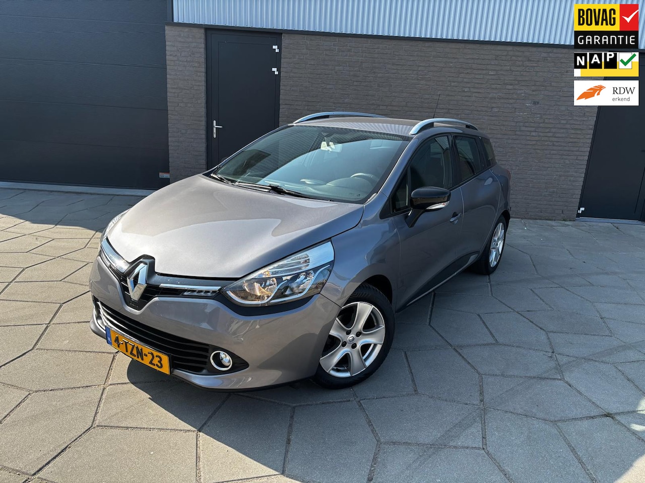 Renault Clio Estate - 0.9 TCe Expression|nwe motor 39.dkm|nw kopp| Stat.|Dakrail|Trekh.|AIRCO|Metallic|16 Inch l - AutoWereld.nl