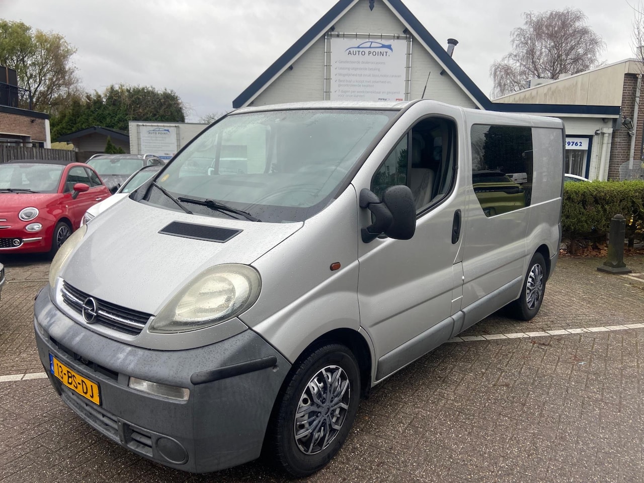 Opel Vivaro - 2.5 CDTI 5-SEATS/AIRCO/CRUISE/CAMERA/CARPLAY - AutoWereld.nl